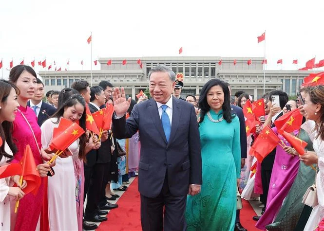 General Secretary of the Communist Party of Vietnam Central Committee and State President To Lam, his spouse and a high-level Vietnamese delegation wraps up a three-day state visit to China on August 20. (Photo: VNA)