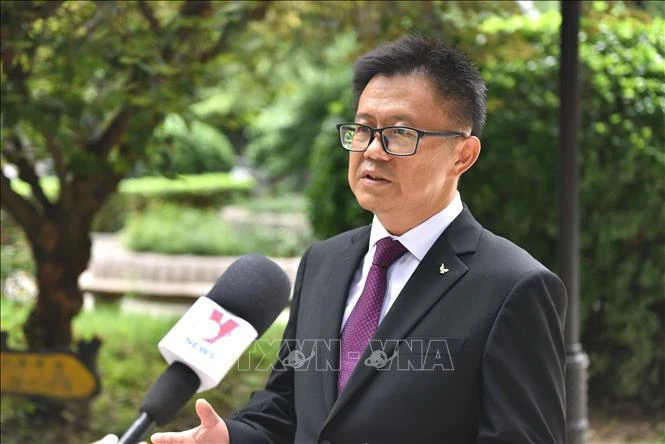 Dr. Yang Danzhi at the Chinese Academy of Social Sciences. (Photo: VNA)