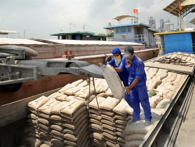 China, a key export market for the cement industry, reduces imports by 90% last year, due to weak demand stemming from difficulties in the country's real estate sector. (Photo: baoxaydung.com.vn)