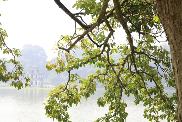 Hanoi is one of the most romantic destinations in the world in autumn. (Photo: Thomas Hoang)