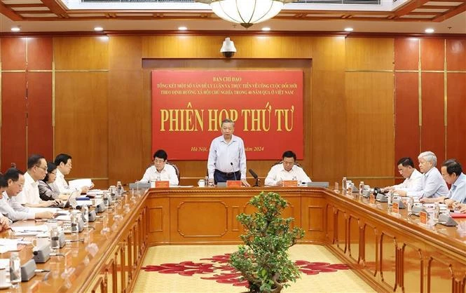 Party General Secretary and President To Lam speaks at the meeting (Photo: VNA)