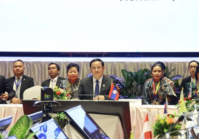 Lao Prime Minister Sonexay Siphandone speaks at the third ASEAN Women Leaders' Summit. (Photo: VNA)