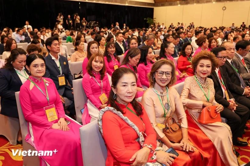 Around 400 Vietnamese expats have returned home to attend the 4th World Conference of Overseas Vietnamese. (Photo: VietnamPlus)