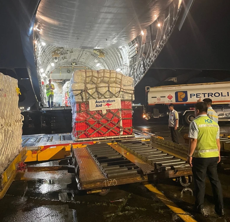 The emergency relief shipment from Australia arrives in Hanoi on the evening of September 11. (Source: Australian Embassy in Vietnam)