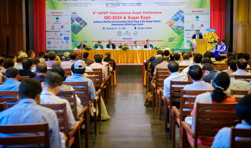 At the 8th IAPSIT International Sugar Conference in Binh Dinh's Quy Nhon city. (Photo: VNA)