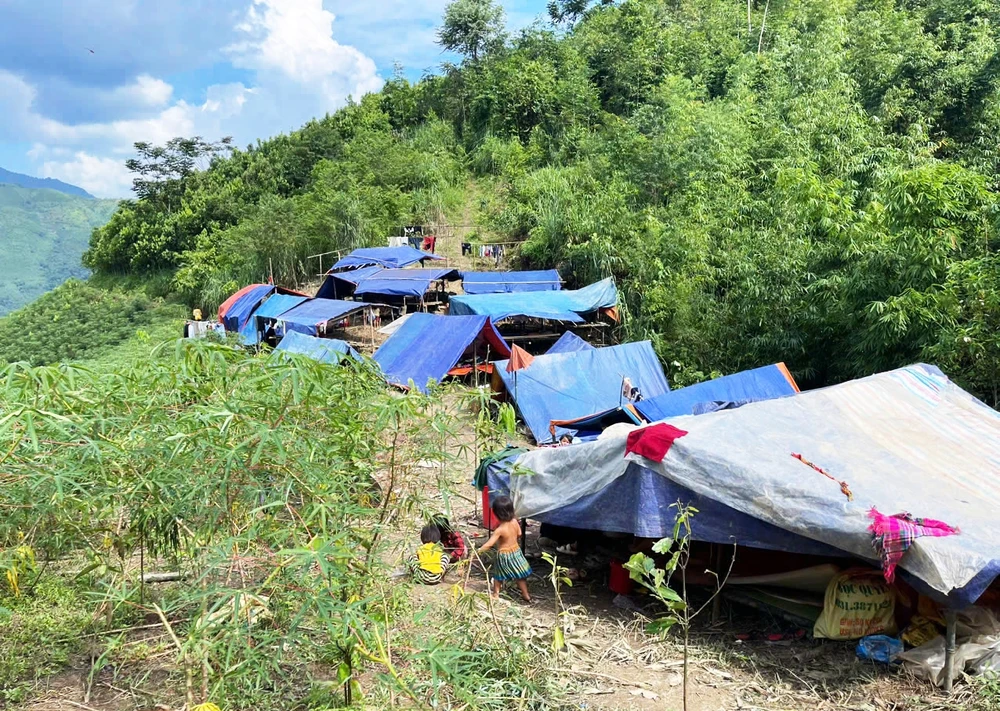 Kho Vang village residential area in Coc Lau commune, Bac Ha district, the northern mountainous province of Lao Cai severely affected by a severe landslide caused by recent Typhoon Yagi (Photo: VNA)