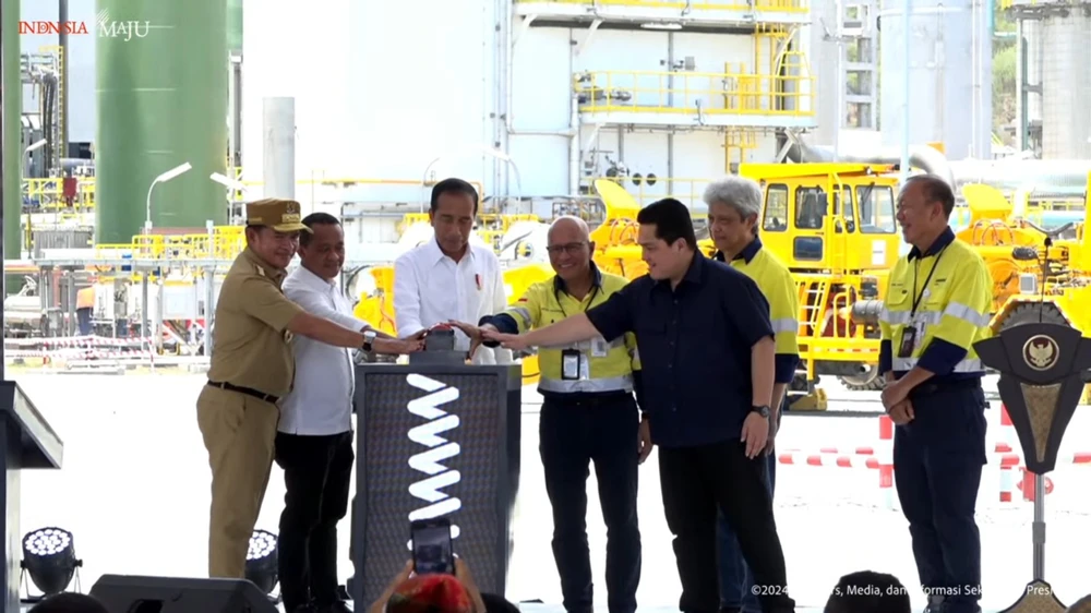 President Joko Widodo officiates PT Amman Mineral Internasional Tbk’s copper smelter and gold refinery in West Sumbawa regency, West Nusa Tenggara province. (Photo: Presidential Secretariat)