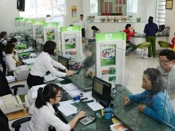 The State Bank of Vietnam sets the daily reference exchange rate for the US dollar at 24,093 VND/USD on September 30. (Photo: VNA)