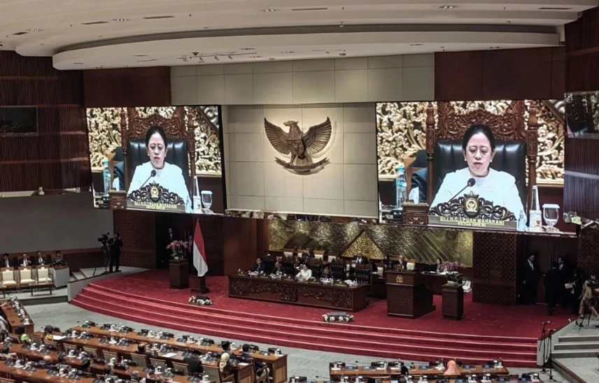 Speaker of DPR Puan Maharani speaks at the final plenary meeting of DPR for the 2019 - 2024 legislative period in Jakarta on September 30. (Photo: ANTARA)