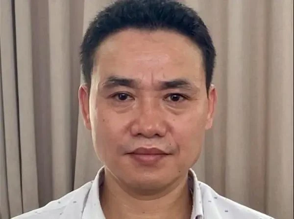 Tran Tung, former Deputy Director of the Department of Foreign Affairs of Thai Nguyen province is proposed for prosecution on charge of "accepting bribes, abusing position and powers while performing official duties". (Photo: VNA)