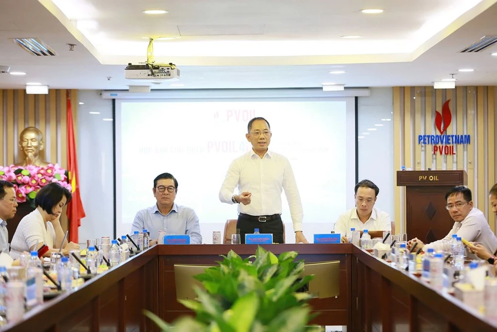 PVOIL 4U app is launched by the Petrovietnam Oil Corporation (PVOIL) at a press conference on September 30. (Photo: VNA)