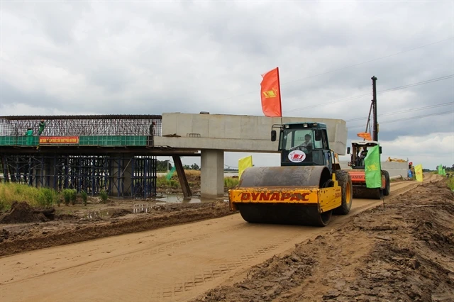 Construction of the Can Tho-Ca Mau expressway is underway (Photo: VNA)