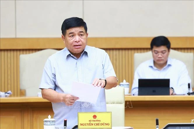 Minister of Planning and Investment Nguyen Chi Dung at the cabinet's regular meeting on October 7. (Photo: VNA)