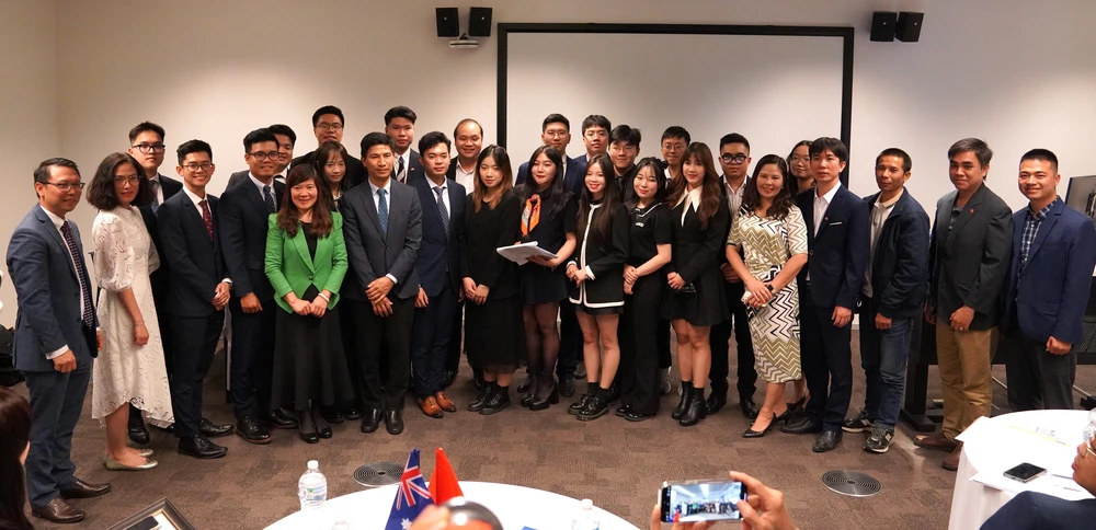 Delegates to the congress in a group photo. (Source: VNA)