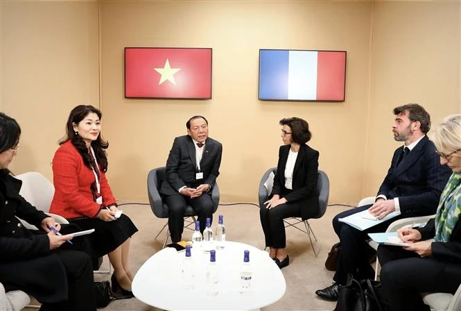 An overview of the talks between Minister of Culture, Sports and Tourism Nguyen Van Hung and French Minister of Culture Rachida Dati (Photo: VNA)