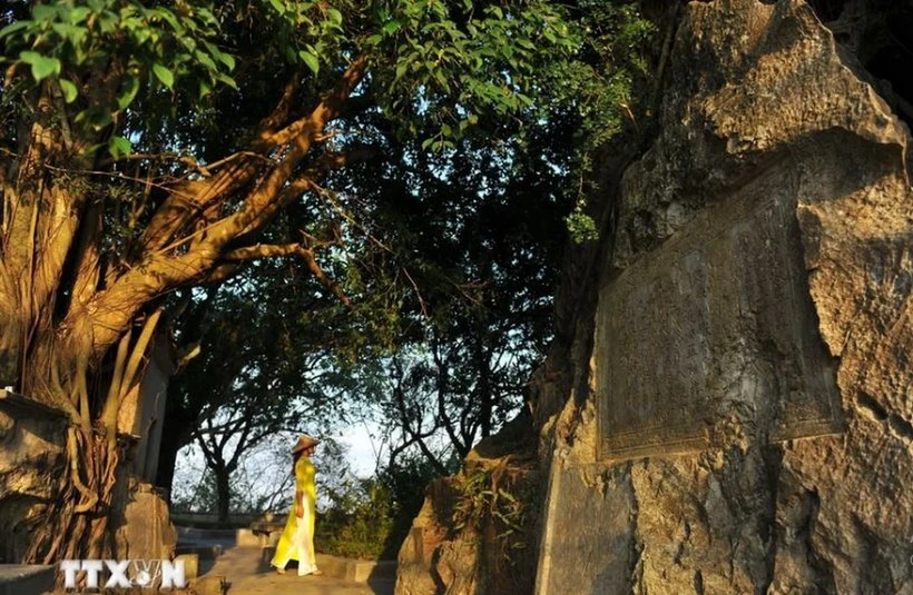 Non Nuoc mountain with poems inscribed on cliffs. (Photo: VNA)