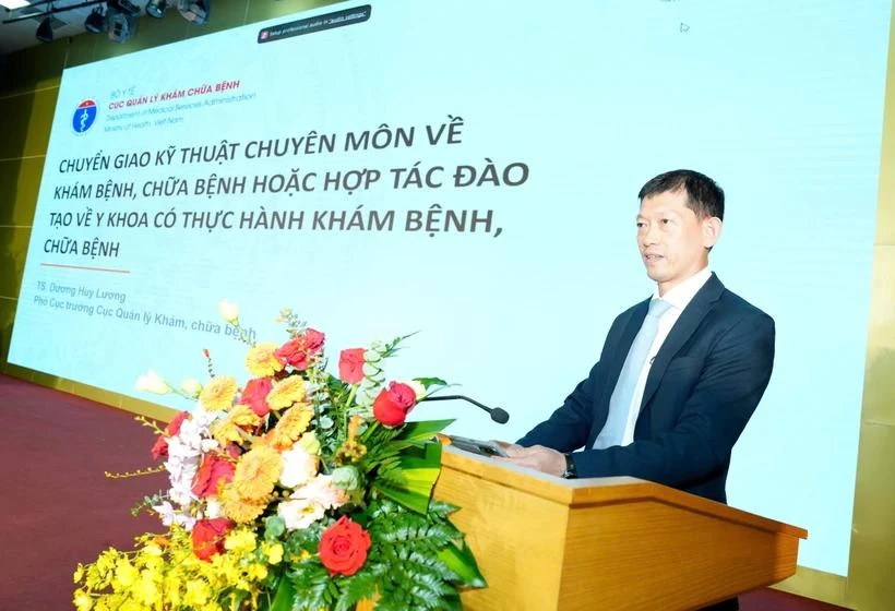 Duong Huy Luong, Deputy Director of Medical Examination and Treatment Management Department, speaks at the event (Photo: VietnamPlus)