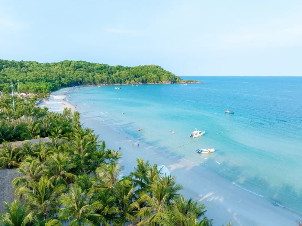 Phu Quoc tourism booms at the end of the year due to increasing demand from international tourists.