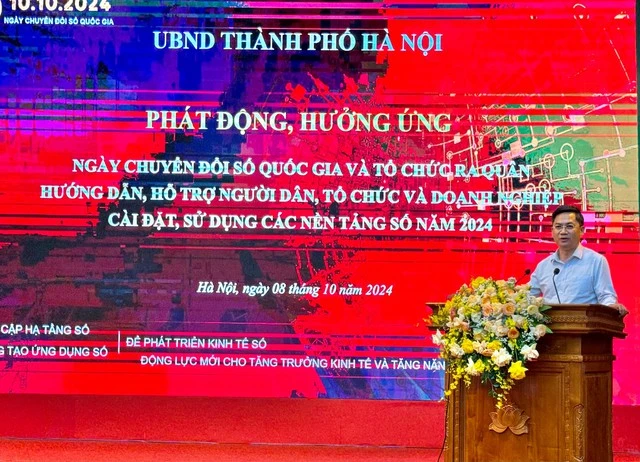 Deputy Chairman of the Hanoi People's Committee Ha Minh Hai speaks at the event. (Photo: VNA)