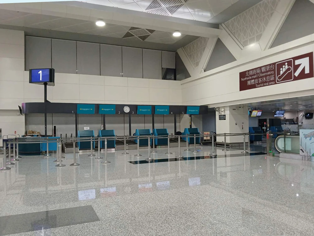 Vietnam Airlines' check-in counters at Terminal T2 of the Taoyuan International Airport in Taiwan (China). (Photo: vietnam.vn)