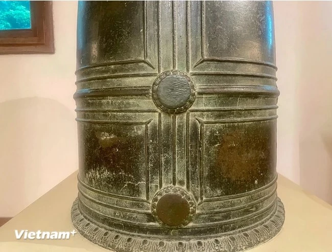 Van Ban bell exhibited at the Vietnam National Museum of History. (Photo: VietnamPlus)