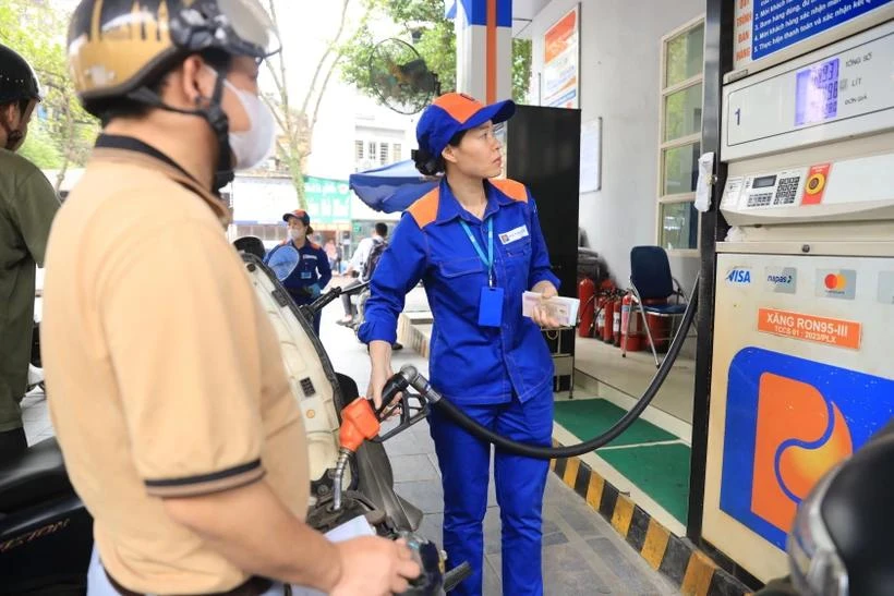 A Petrolimex station in Hanoi (Photo: VNA)