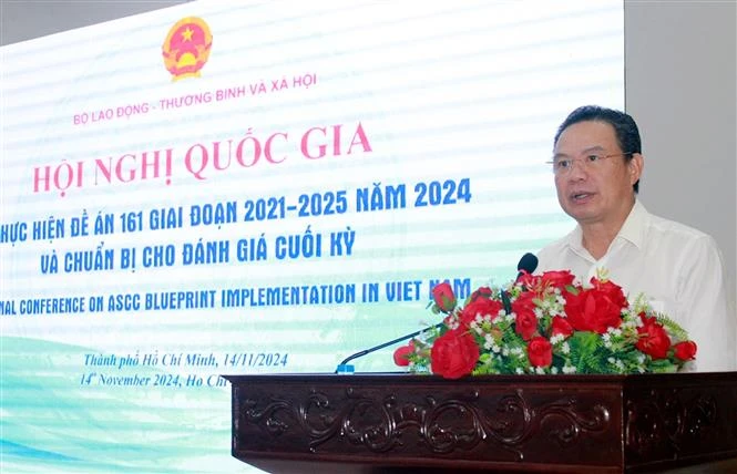 Deputy Minister of Labour, Invalids, and Social Affairs Le Van Thanh speaks at the event (Photo: VNA)