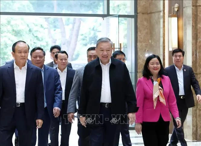 Party General Secretary To Lam has a working session with the Standing Board of the Party Committee of Hanoi on November 27 (Photo: VNA)