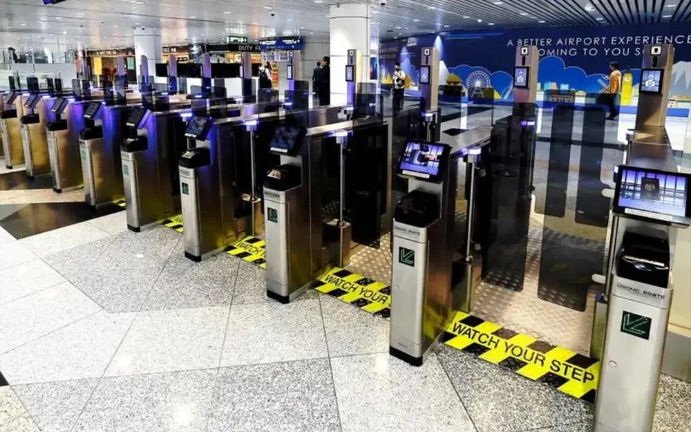 Visitors from 26 European Union countries, 17 European countries outside the EU, six Arab countries, as well as Canada, Hong Kong, mailand China, and Taiwan are now allowed to use Malaysia’s autogate facility. (Photo: KLIA) 