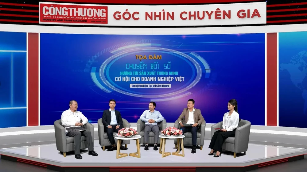 At a recent forum on digital transformation towards smart production (Photo: congthuong.vn)