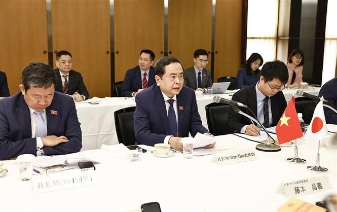 National Assembly Chairman Tran Thanh Man speaks at a working breakfast with leaders of the Japan Business Federation (Keidanren) in Tokyo on December 4 (Photo: VNA)