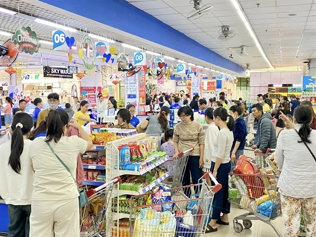 Co.opmart and Co.opXtra supermarkets attract a large number of shoppers. Saigon Co.op is stocking large volumes of essential Tet goods to ensure adequate supply during the holidays. (Photo: Courtesy of Saigon Co.op)