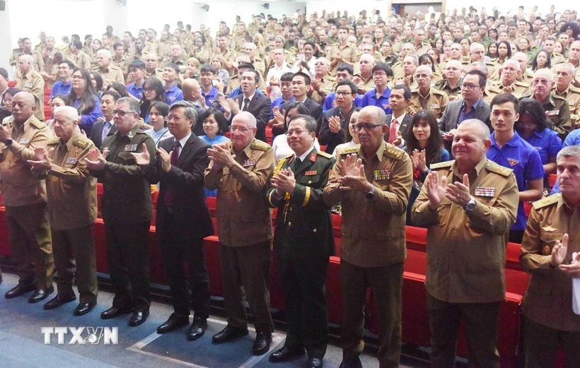 Delegates at a ceremony to mark the 80th founding anniversary of the Vietnam People's Army held by Cuba's Ministry of the Revolutionary Armed Forces in Havana on December 11. (Photo: VNA)