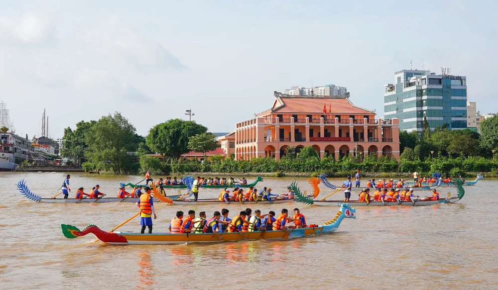 Los recorridos por los ríos se explotan fuertemente durante el Festival Fluvial de Ciudad Ho Chi Minh. (Foto: VNA)