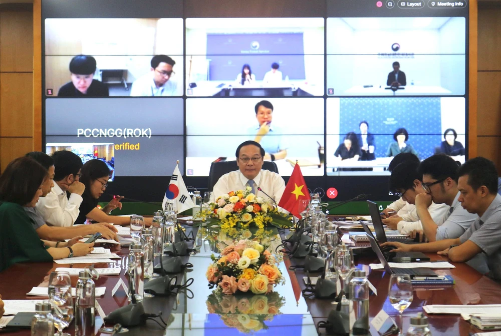 En la reunión (Foto: baotainguyenmoitruong.vn)