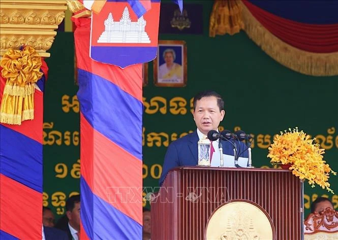 El primer ministro camboyano, Hun Manet, habla en la ceremonia del 47º aniversario del “Viaje para derrocar al régimen genocida de Pol Pot” (20 de junio de 1977), en la provincia de Tbong Khmum. (Foto: VNA)