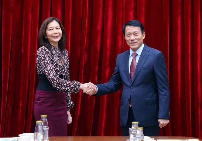 El ministro de Seguridad Pública de Vietnam, coronel general Luong Tam Quang, recibe a Pauline Tamesis, coordinadora residente de la ONU en el país. (Foto: VNA)