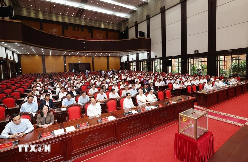 En la clausura de la reunión del Comité Central del PCV del XIII mandato. (Foto: VNA)