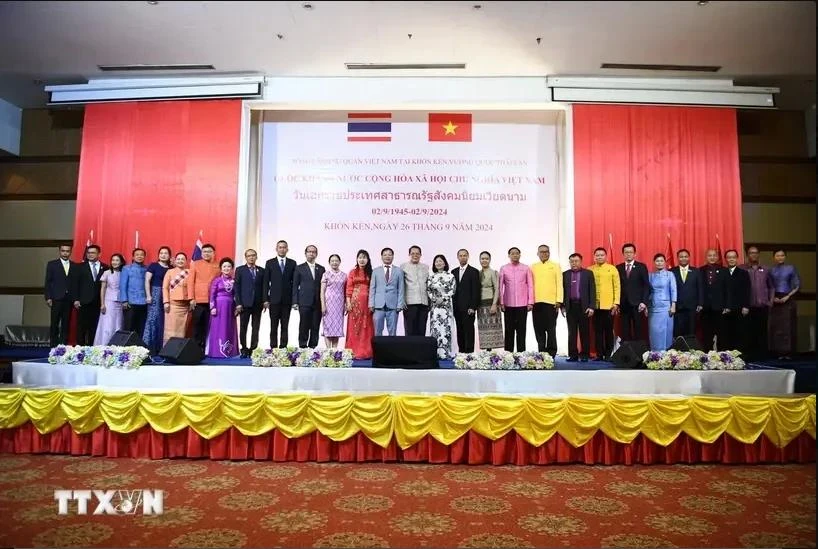 Los dirigentes de 20 localidades del noreste de Tailandia asisten a la ceremonia para conmemorar el 79º Día Nacional de Vietnam en la provincia de Khon Kaen. (Foto: VNA)