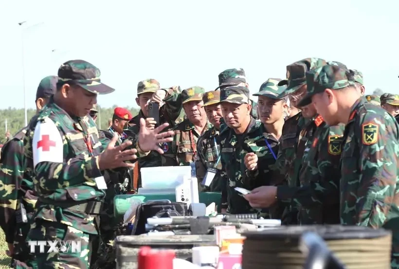 Una exhibición de equipos de rescate y socorro del Ejército Popular de Laos en el ejercicio (Foto: VNA)