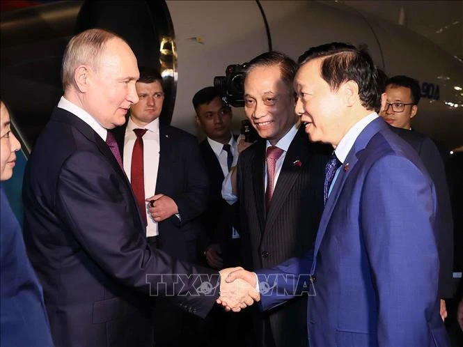 俄罗斯总统普京开始对越南进行国事访问 