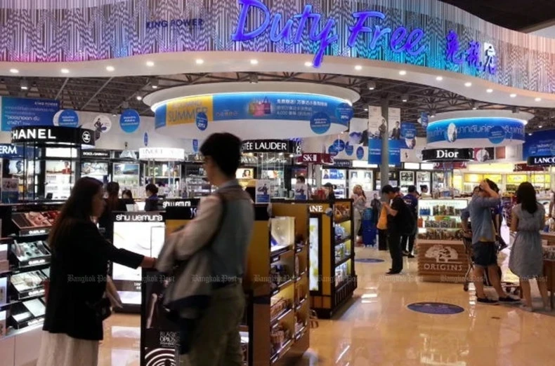 Une zone de boutique hors taxes dans un aéroport de Thaïlande (Photo d'archives : Bangkok Post)