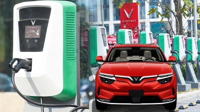 Une borne de recharge de VinFast à Hanoi. (Photo gracieuseté de cartimes.vn)