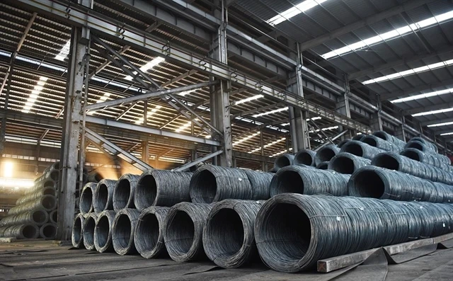 Bobines laminées à chaud stockées dans une usine de la province de Ha Nam, au nord du pays. (Photo : VNA)