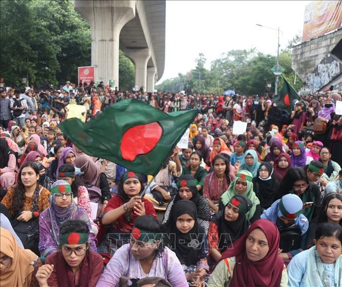 Manifestations au Bangladesh. Photo : Xinhua/VNA