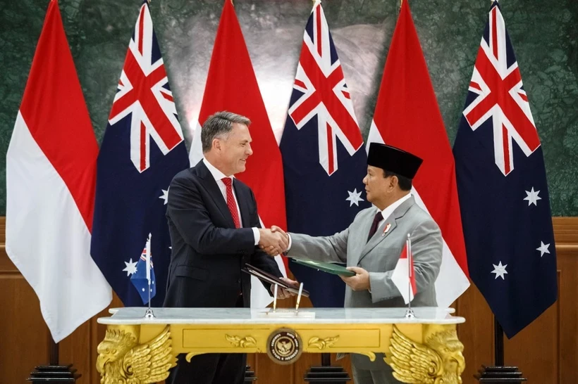 Le ministre australien de la Défense Richard Marles (gauche) et le ministre indonésien de la Défense, Prabowo Subianto. Photo : AFP