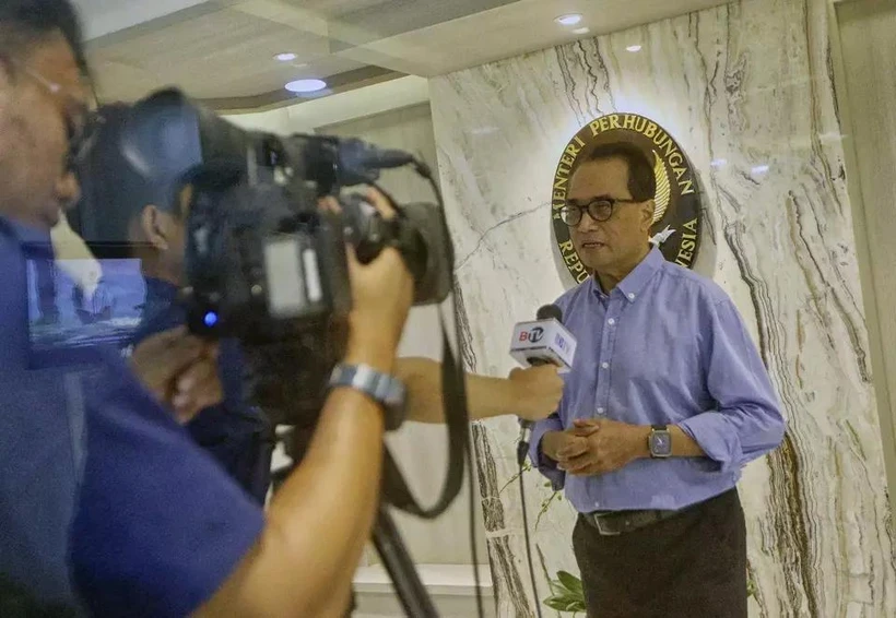 Le ministre indonésien des Transports, Budi Karya Sumadi, s'adresse à BTV après avoir reçu la visite des hauts dirigeants de B-Universe dans son bureau de Jakarta le 3 septembre 2024. (Photo : jakartaglobe.id)