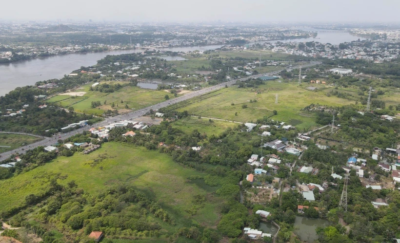 Vue aérienne de l'île de Hiep Hoa, où le projet de zone urbaine d'une valeur de plus de 72,2 billions de VND sera mis en œuvre (Source : VNA)