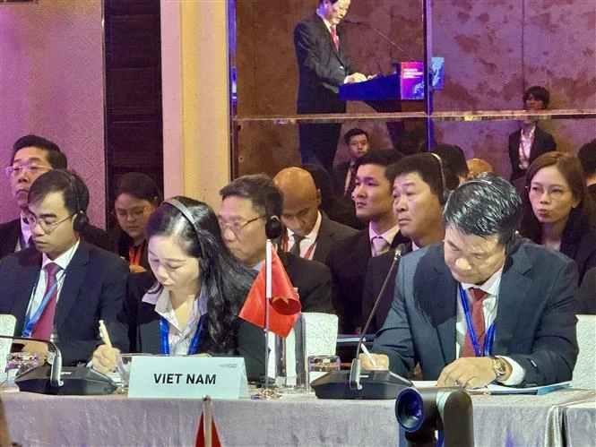 La délégation vietnamienne à la 14e Conférence des procureurs généraux Chine-ASEAN à Singapour. (Photo : VNA) 