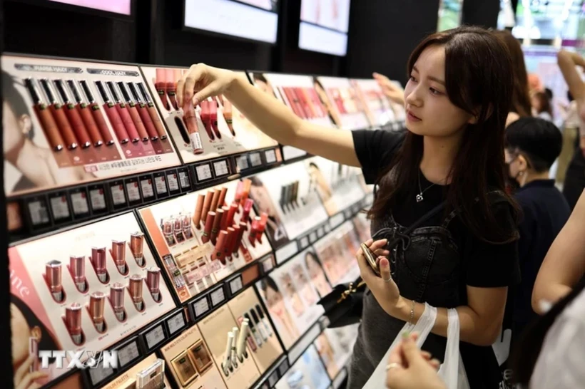 Les entreprises sud-coréennes de cosmétiques envisagent de percer le marché vietnamien. (Photo : Yonhap/VNA)